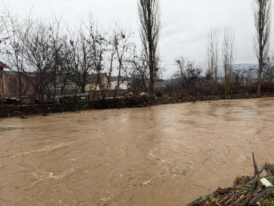Komuna e Suharekës vazhdon pranimin e kërkesave për vlerësimin e dëmeve nga vërshimet