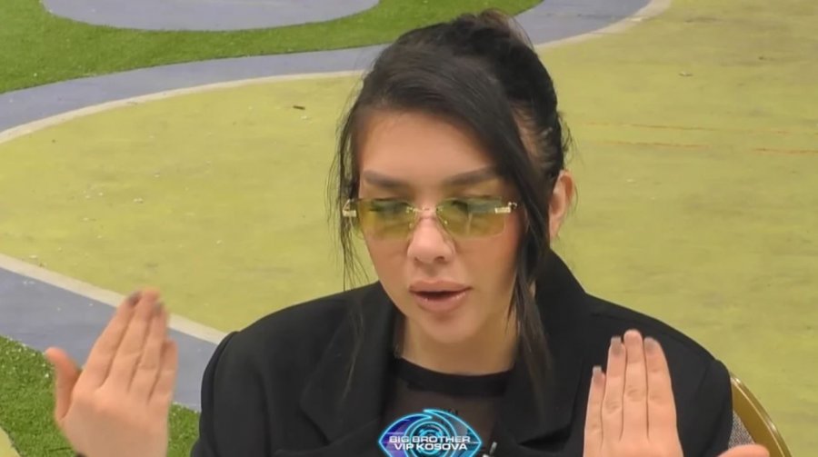 Alba Pollozhani  Meshkujt që janë ndarë nga unë tani më luten t iu kthehem  video 