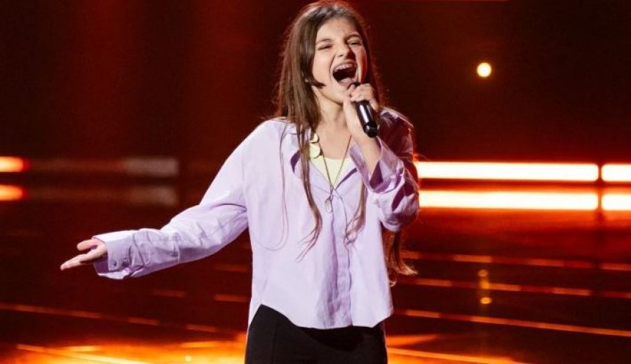 Shqiptarja Serena Marku impresionon me këngën e Whitney Houston në  The Voice Kids of Italy   video 