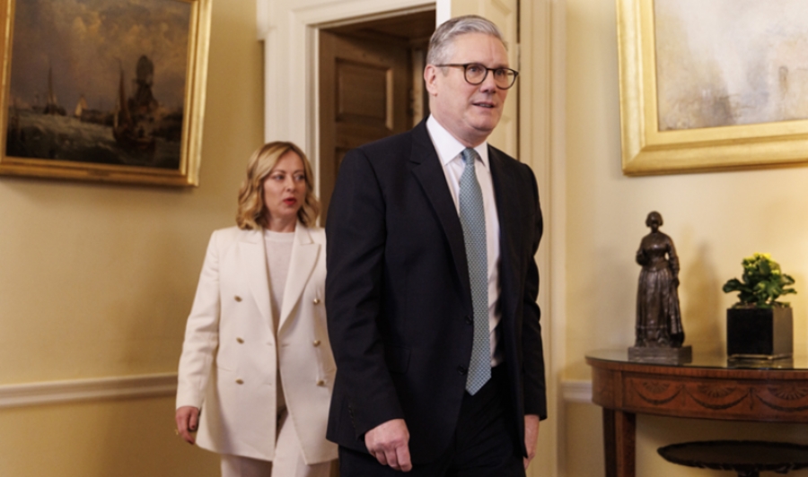 Macroni e Meloni për dialog me Putinin  Starmer refuzon