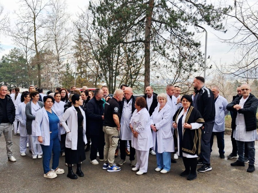 Spitali i Mitrovicës: Autorët e sulmit ndaj stafit shëndetësor të mbahen përgjegjës