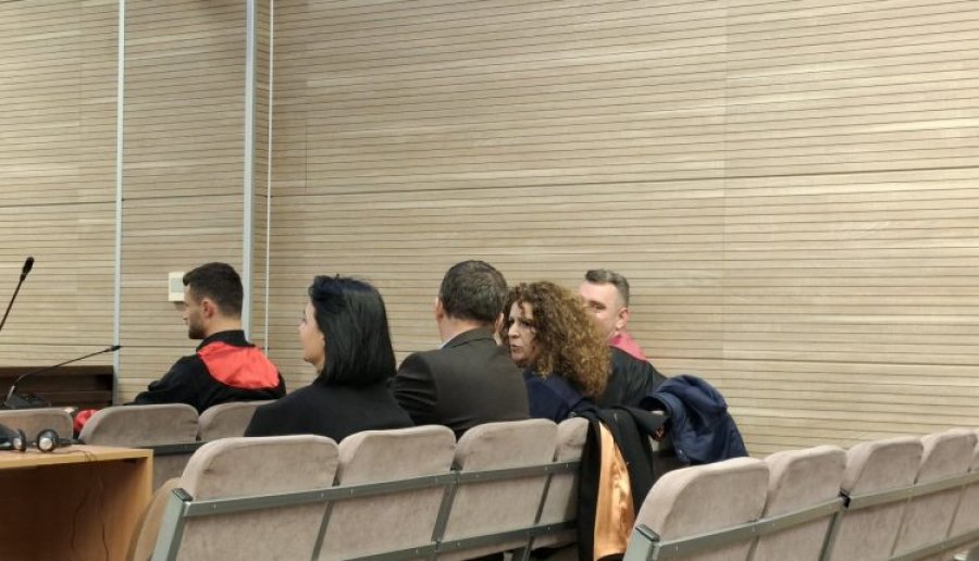 Gjykata veçon procedurën ndaj Xhelal Sveçlës