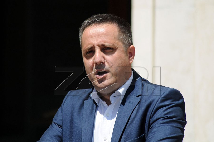 Mbi 800 vota më pak  reagon Selmanaj  Rinumërimi i të gjitha kutive është i domosdoshëm