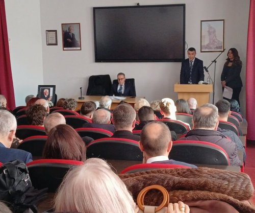 Kolegët e bashkëpunëtorët nderojnë profesorin Hilmi Cena: La gjurmë të pashlyeshme