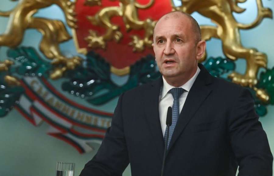 Presidenti bullgar jep dorëheqje