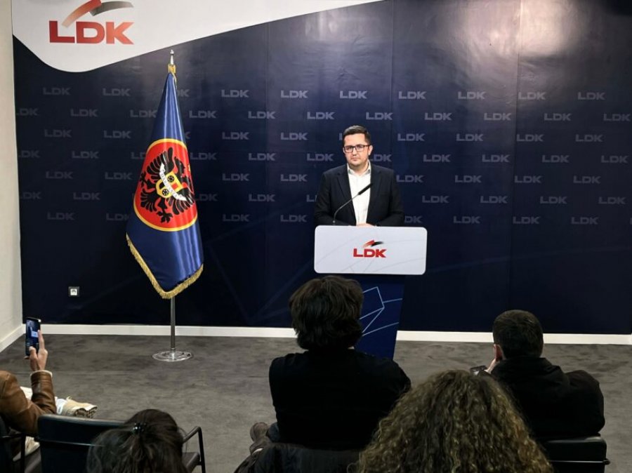 Mustafa  Më 31 janar  Abdixhiku kërkon votë besimi nga Kuvendi i LDK së