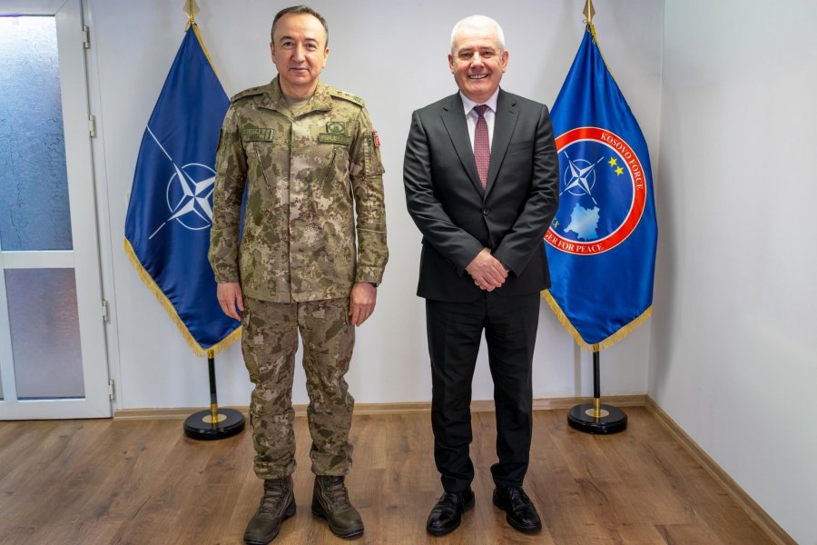 Takohen Ulutash e Sveçla  shkëmbejnë pikëpamjet për situatën e sigurisë