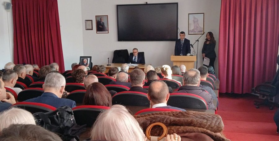 Kolegët e bashkëpunëtorët nderojnë profesorin Hilmi Cena: La gjurmë të pashlyeshme