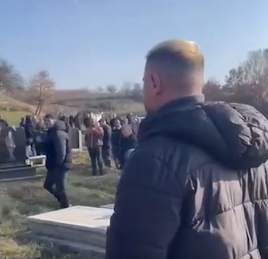 Labi merr pjesë në varrimin e gjyshit të tij, s’iu lejua komunikimi me familjarët