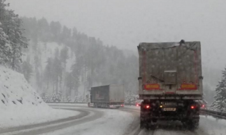 Kamioni doli nga rruga, humb jetën afër Kriva Pallankës së Maqedonisë 56-vjeçari nga Kosova