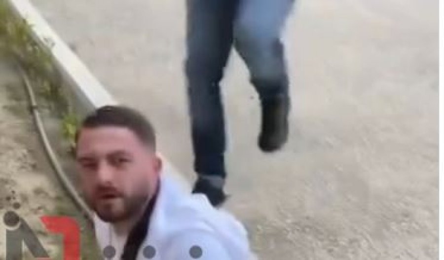 Publikohet videoja ku Lim Hoti rrihet në mes të rrugës nga reperi Finem