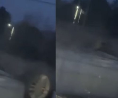 Rrokulliset një veturë në Klinë, s’dihet për të lënduar