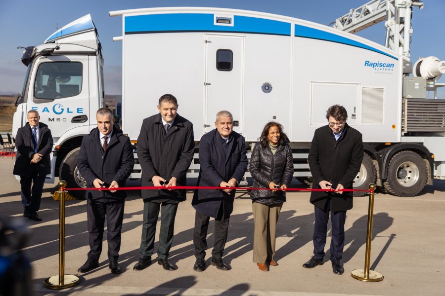 SHBA-ja i dhuron Kosovës një skaner për siguri kufitare në vlerë 3 milionë dollarë