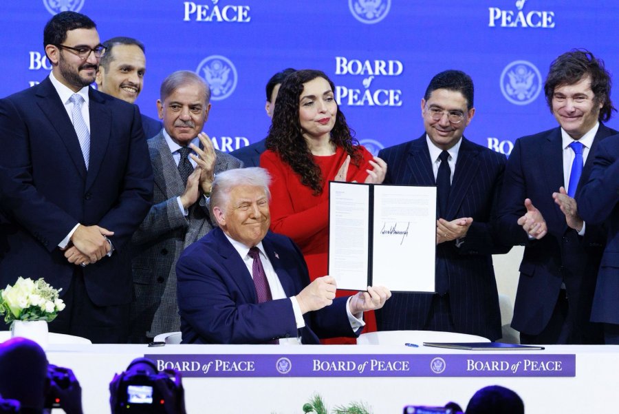 Këshilltari i Osmanit: Kosova, përmes Bordit të Paqes, i dha “nokdaun” skenave serbo-ruse për izolim