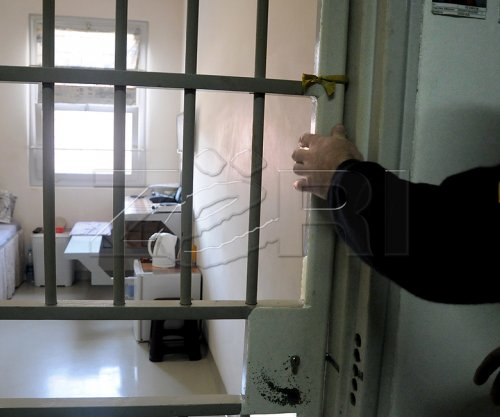 Zyrtarët korrektues akoma nuk paguhen për orarin 12-orësh, ndërrimin e natës e të festave zyrtare