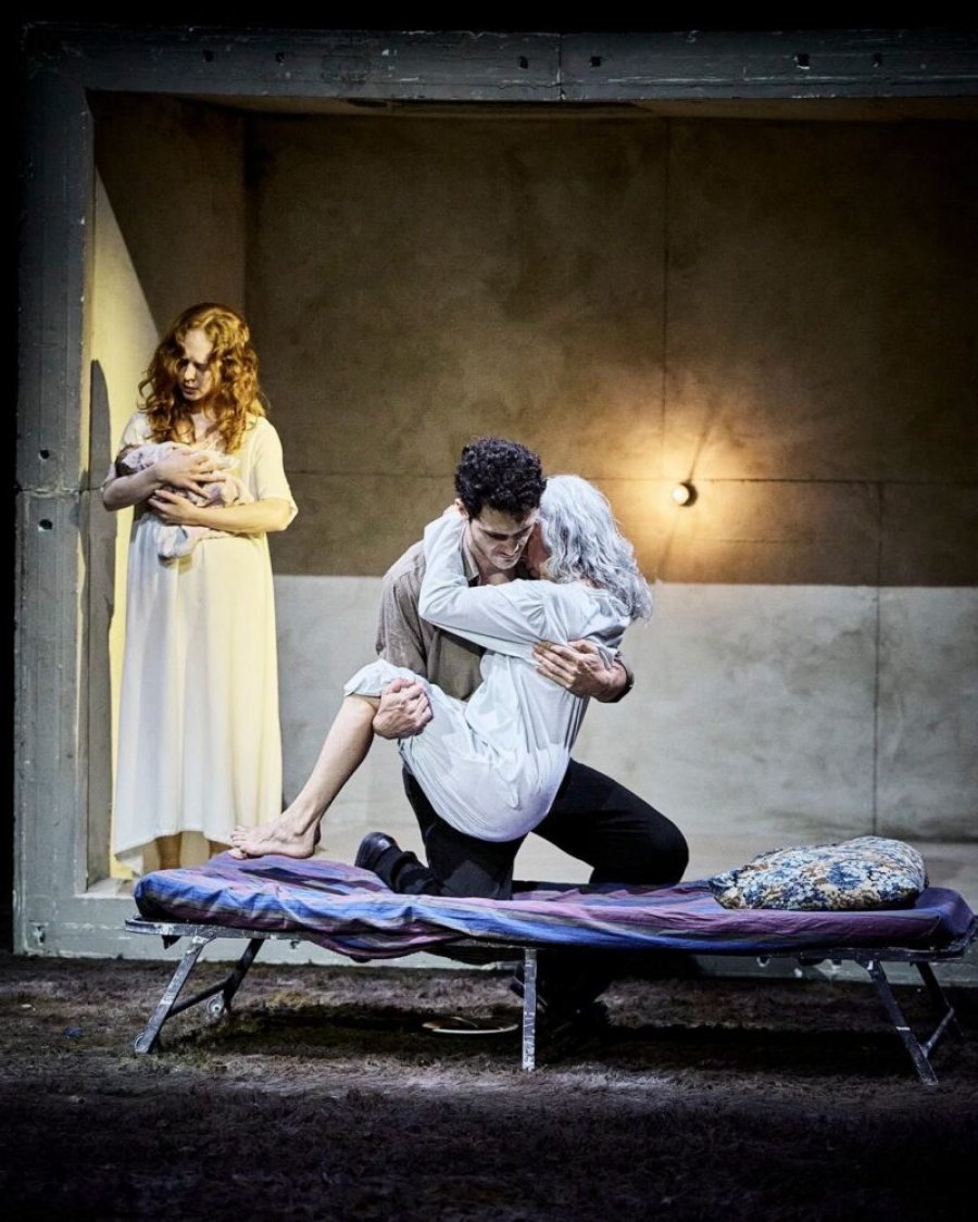 Albin Kurti për Mario Banushin  Një talent shqiptar i jashtëzakonshëm nderohet në Bienalen e Venecias