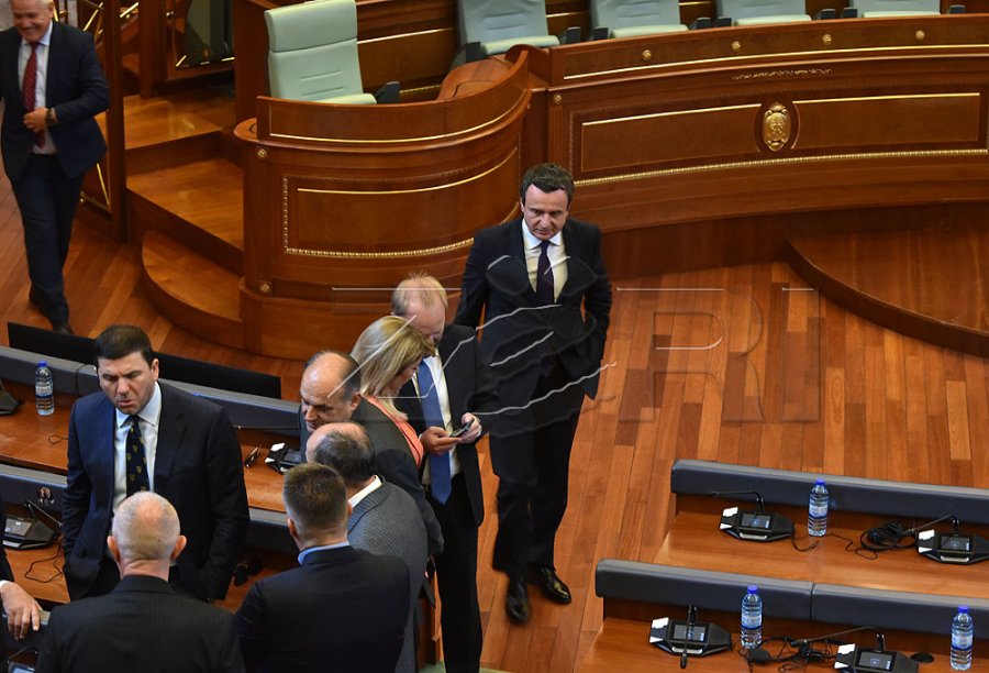 Molliqaj kritikon ish-opozitën: E forcuan Kurtin – thjesht s’janë politikanë