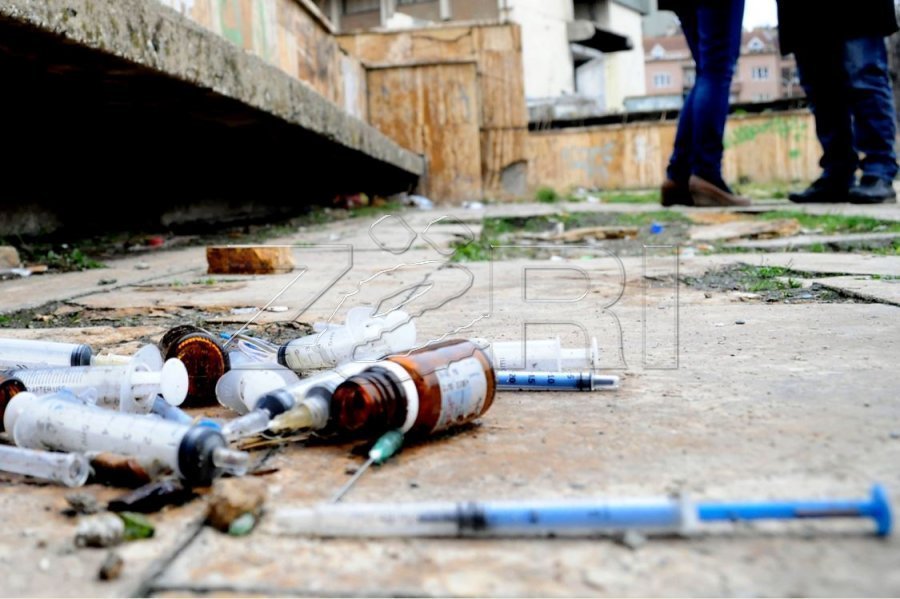 Edhe fëmijë 9–10 vjeç në Kosovë përdorin drogë