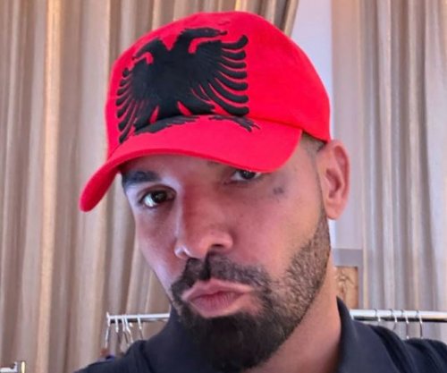 Drake shfaqet sërish me simbolin kombëtar shqiptar