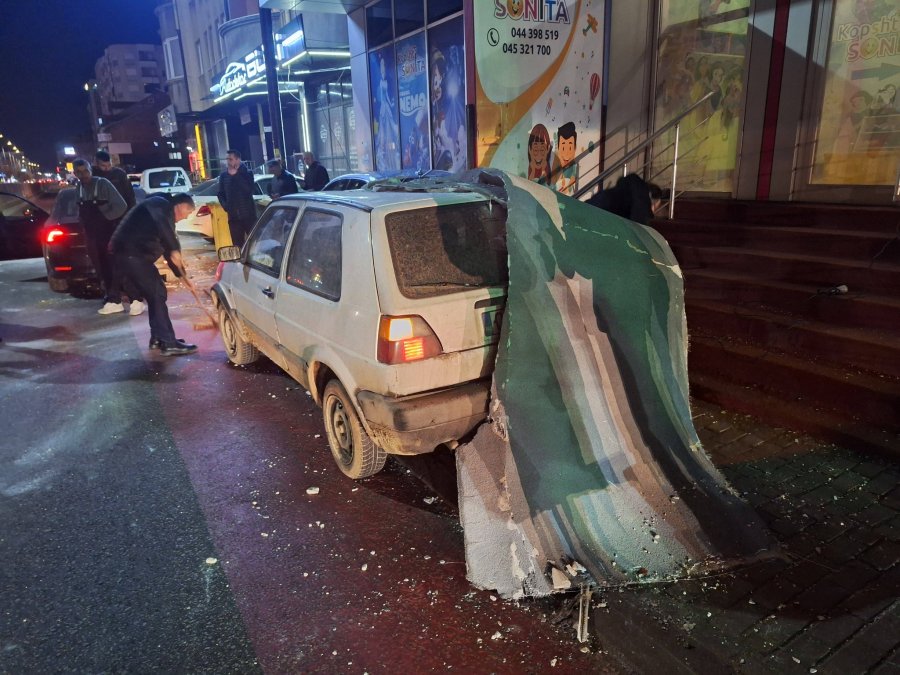 Drejtori i Shërbimeve Publike jep detaje për aksidentin me fasadë në Fushë-Kosovë