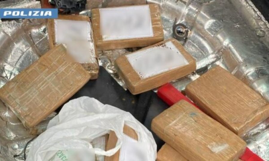 I riu shqiptar kapet në Itali me 30 kg kokainë në makinë