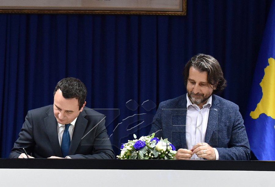 rama-kritikon-qeverine-po-e-coni-kosoven-drejt-izolimit-humbjes-se-fondeve-dhe-mbylljes-se-fabrikave