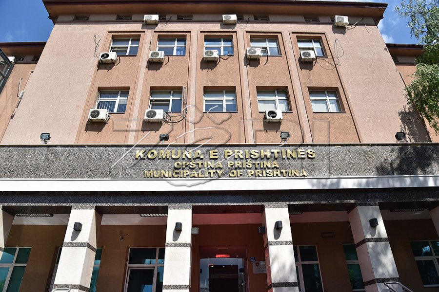 Arrestohen tre zyrtarë të Komunës së Prishtinës 