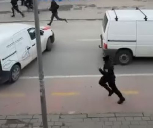 Dalin pamjet, Policia ndjek të dyshuarin që shtiu me armë në Podjevë [video]