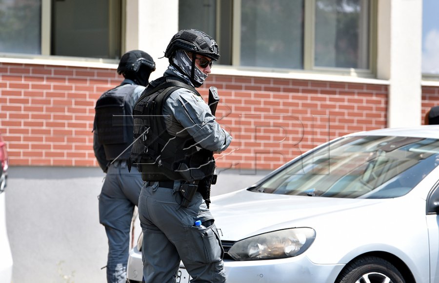 Një burrë e një grua të arrestuar në Prizren nën dyshimin për falsifikim dokumentesh