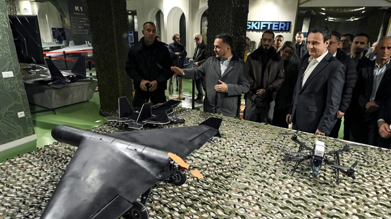 Dy kompani, një dron dhe shumë dyshime