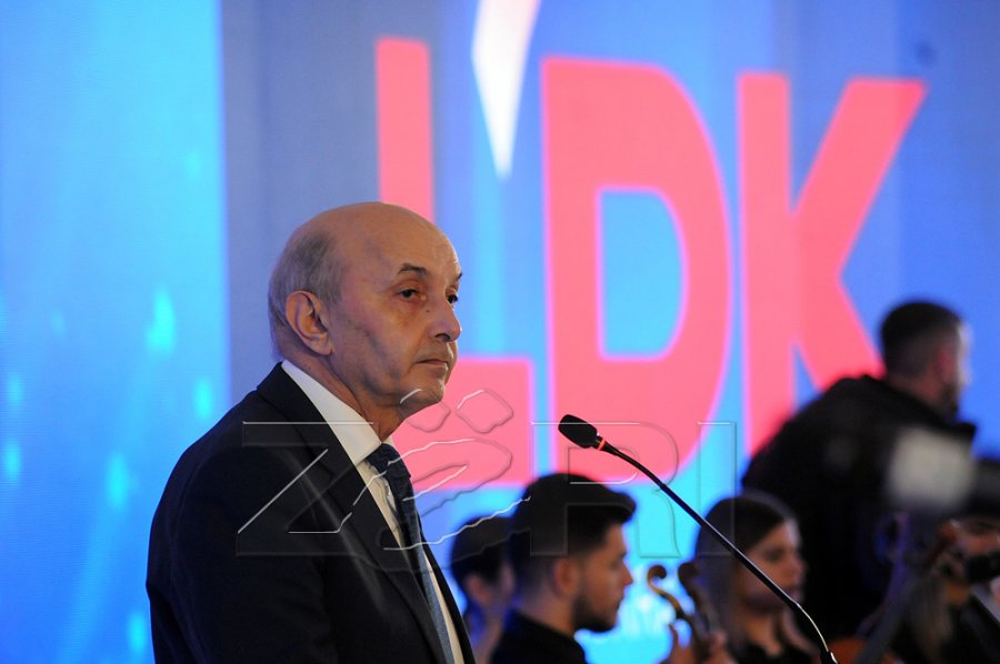 Mustafa: Unë nuk ofrova dorëheqje, por dhashë, Abdixhiku u desh të matë fjalët para se të fliste për dorëheqje