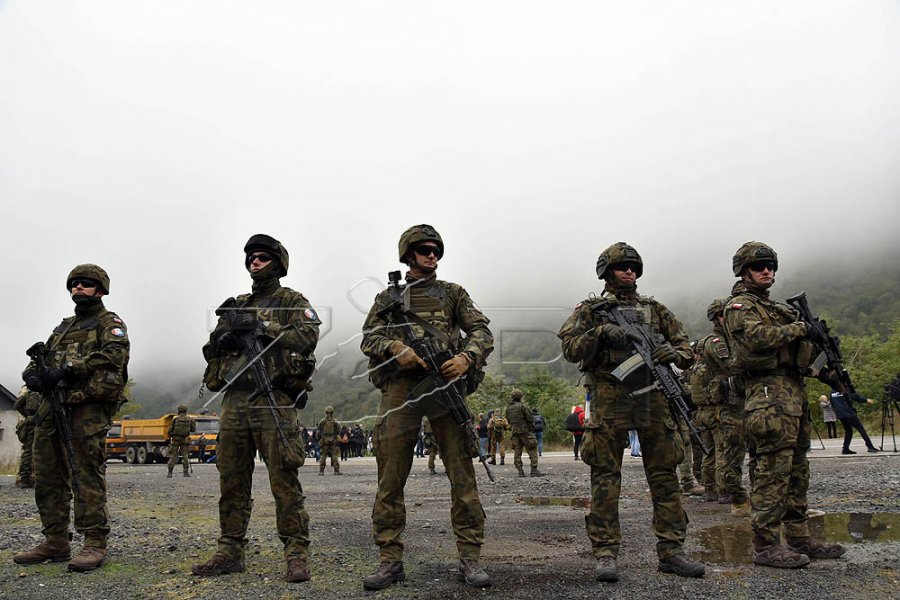 parashutistet-e-ushtrise-serbe-afer-kufirit-kfor-ishim-te-njoftuar-s-jane-kercenim-per-sigurine