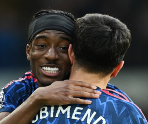 Arsenali fiton thellë ndaj Leedsit, e përforcon vendin e parë