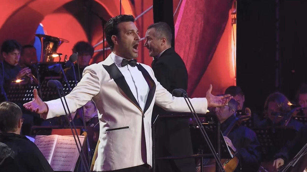 Ramë Lahaj këndon shqip në Shën Petersburg të Rusisë  promovon kulturën dhe këngën vendase atje