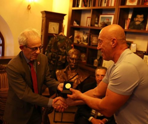 Haradinaj ndan medalje për Daniel Serwer dhe Mario Marquez: Angazhimi i tyre për Kosovën është me vlerë
