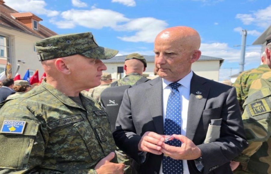 jashari-merr-pjese-ne-ceremonine-e-nderrimit-te-komandes-se-usareur-af-it