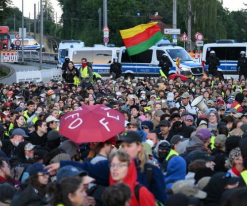 Protesta në Gjermani: Përplasje me policinë në Erfurt, kundërshti për konventën e AFD