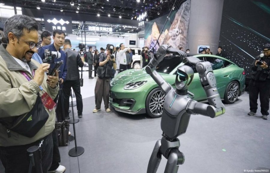 Bota po përdor gjithnjë e më shumë makina elektrike