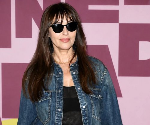 Monika Bellucci ndryshoi stilin nga rrënjët, shfaqet me xhins dhe duket dhjetë vjet më e re