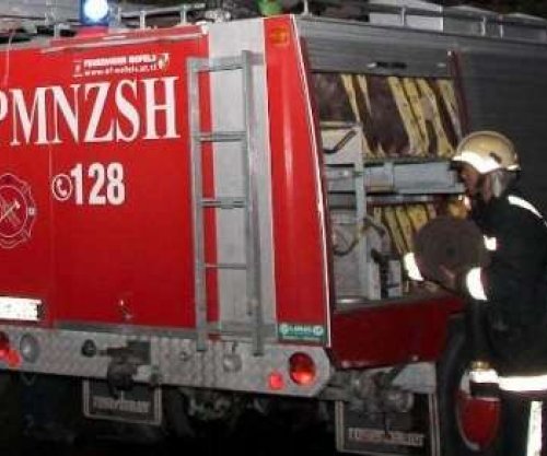 Persona të paidentifikuar i vënë zjarrin gurores në Kurbin, digjen 5 makina