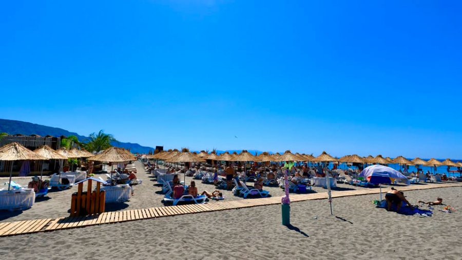 rama-ndan-pamje-nga-velipoja-plazhet-publike-mirepresin-cdo-pushues