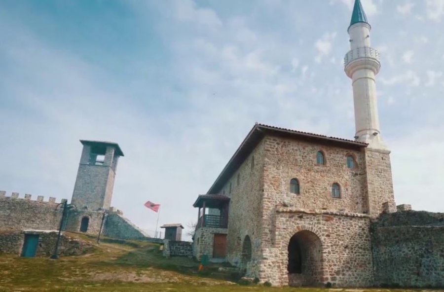 kalaja-e-prezes-aty-ku-historia-dhe-natyra-shkrihen-ne-peizazhe-clodhese