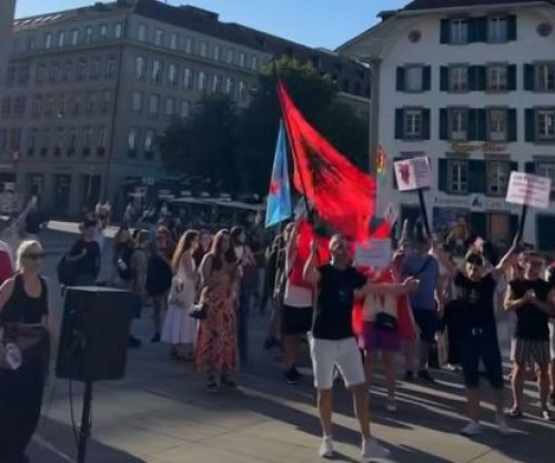Media zvicerane raporton nga protesta e diasporës shqiptare në Bernë