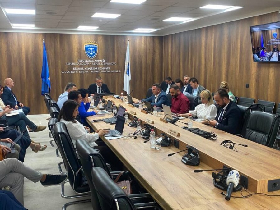 Agron Maxhuni dhe Valentina Sopjani  anëtarët e rinj të KGJK së