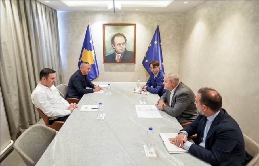Abdixhiku takohet me Terrasin  diskutojnë për konstituimin e institucioneve
