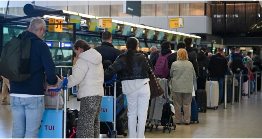 Tollovia në kufijtë e Schengen it  hyrja në fuqi e sistemit ETIAS pritet të shtyhet për vitin tjetër