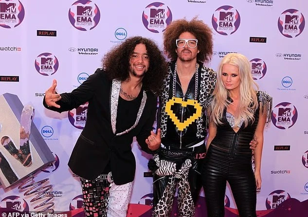 Vdes Lauren Bennett  zëri i hitit  Party Rock Anthem 