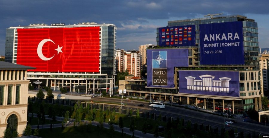 Trumpi niset drejt Ankarasë për samitin kyç të NATO s