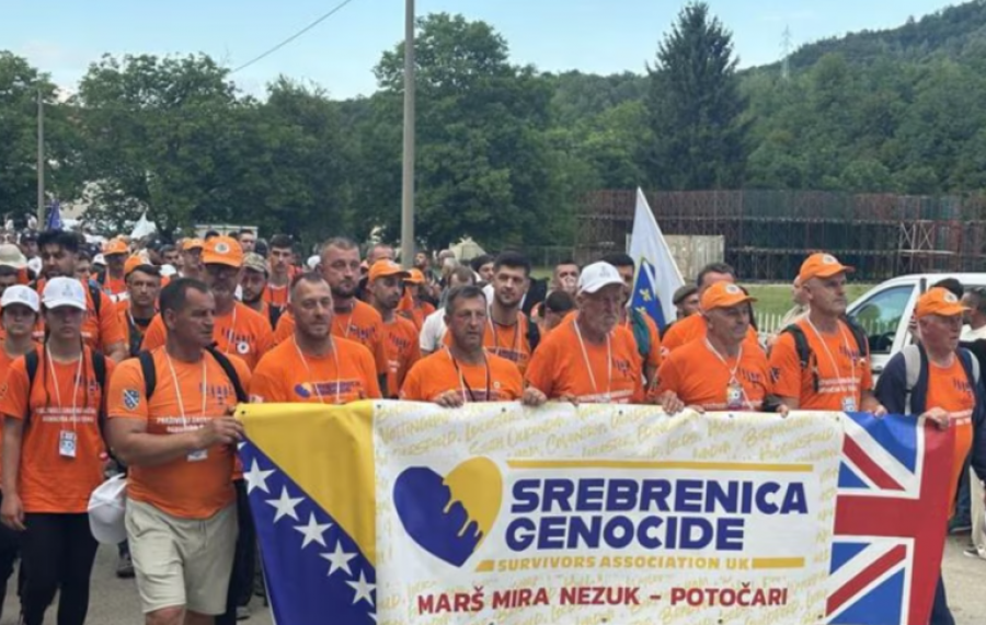 Mijëra persona në Marshin e Paqes, në kujtim të viktimave të gjenocidit në Srebrenicë