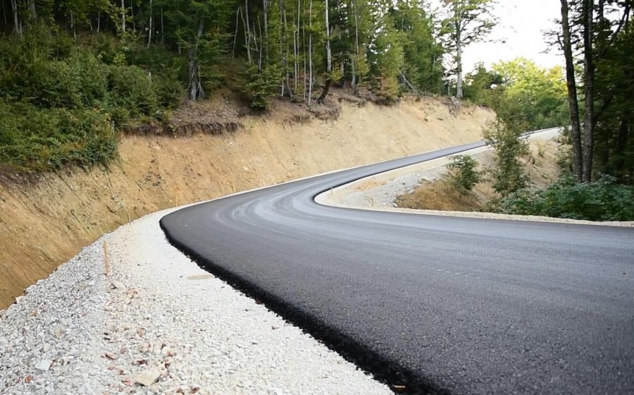 Rruga Junik-Gjeravicë drejt përfundimit, Basha: Do të nxisë zhvillimin e turizmit